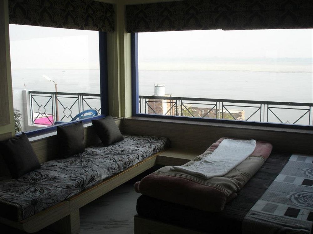 ราฮูล เกสท์เฮาส์ Hotel พาราณสี ภายนอก รูปภาพ